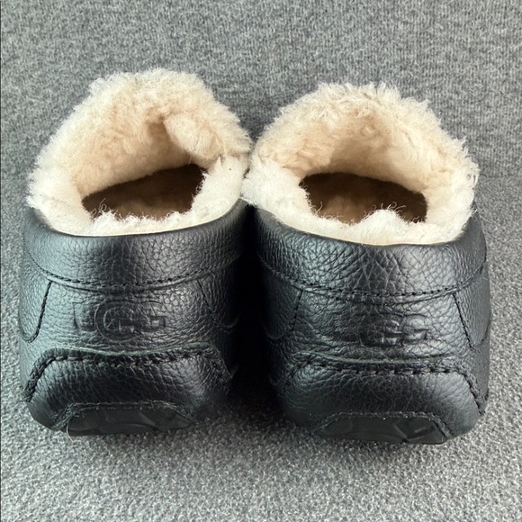 UGG Men\'s Ascot Black Leather Indoor/Outdoor Slippers  Size 13 main image 7